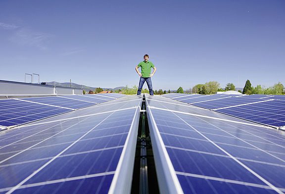 Die Photovoltaik-Anlage am Variotherm-Dach liefert 2.027 Sonnenstunden pro Jahr.